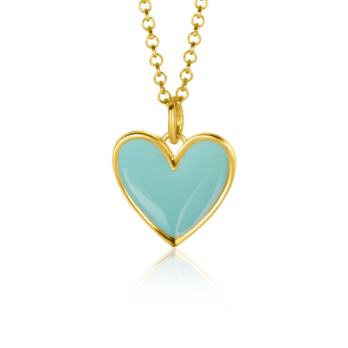 Colgante en forma de corazón con acabado dorado y piedra azul clara, suspendido de una cadena dorada.