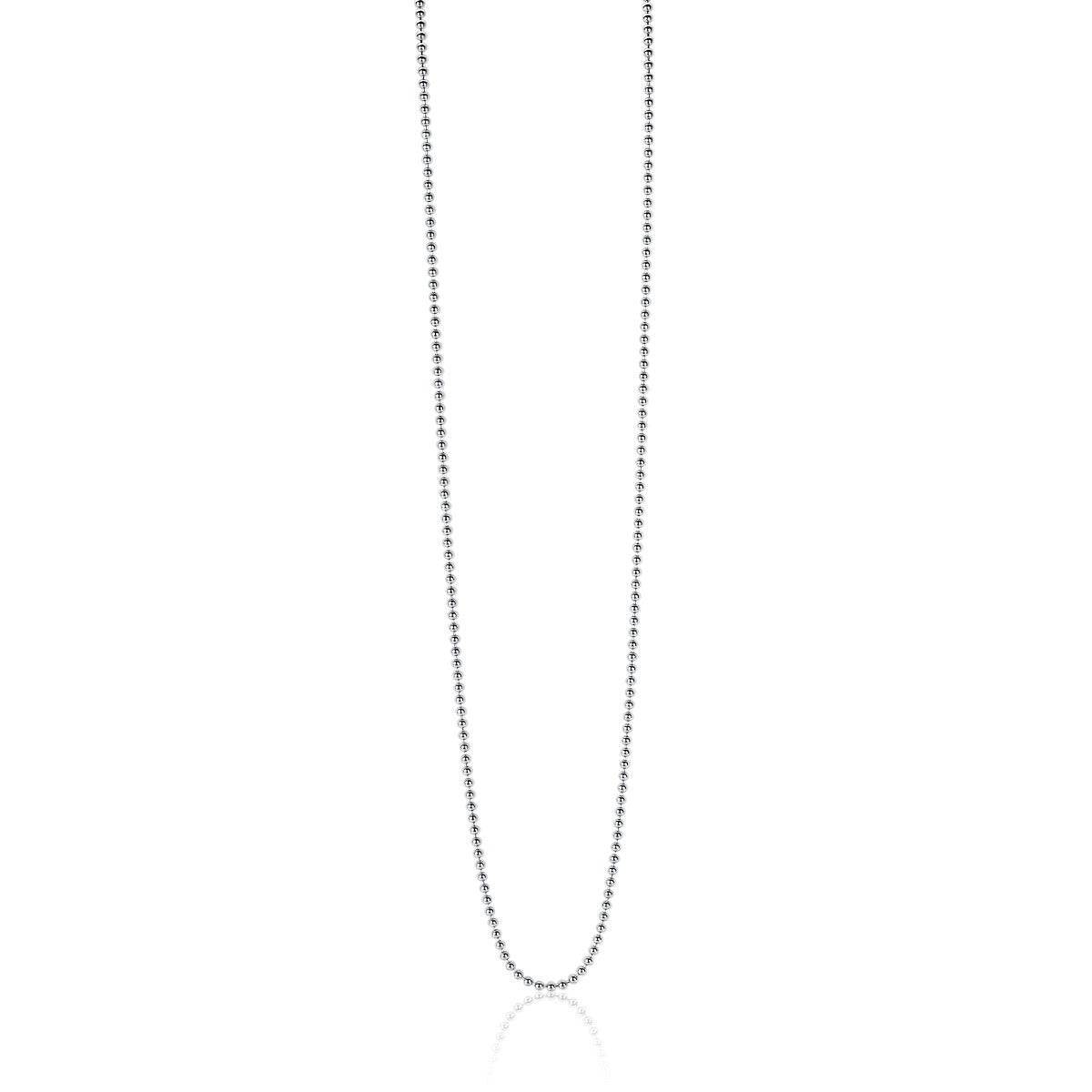Cadena de plata con eslabones pequeños y forma delicada.