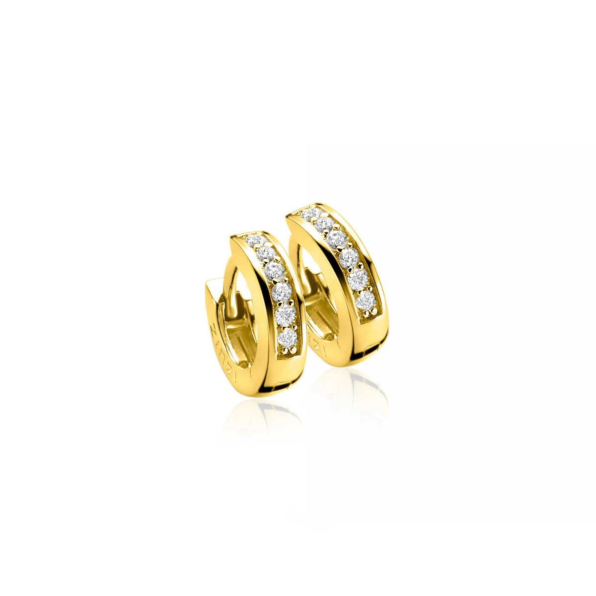 Pendientes de aro dorados con detalles de circonitas brillantes.