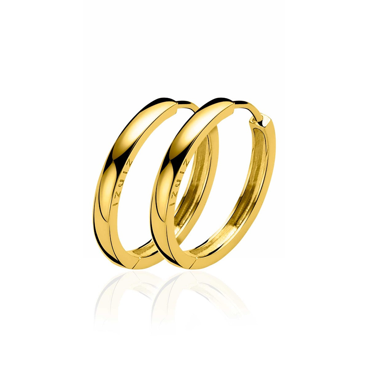Pendientes de aro dorados con un diseño trenzado y acabado brillante.